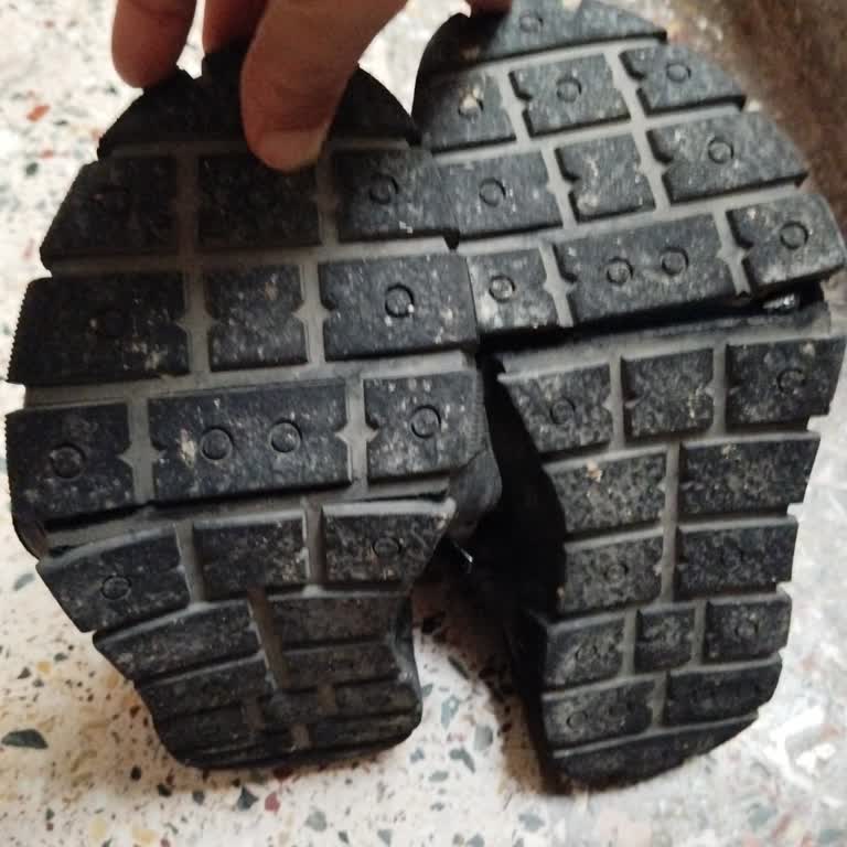 Botun Alt Tabanı Bir Sezon İçinde Yarıldı Ve Garanti Reddi