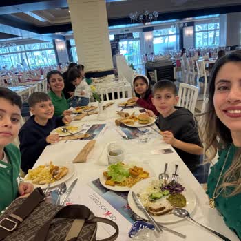 Açık Büfede Marullarda Canlı Böcek Görüldü, Hijyen İncelemesi Gerekiyor