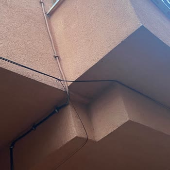 TurkNet İzinsiz Dış Cephe Delmesi Ve Kablo Çekimiyle Binamıza Zarar Verdi