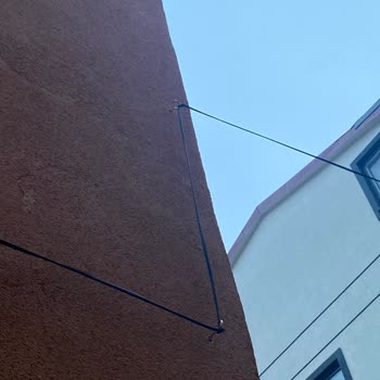 TurkNet İzinsiz Dış Cephe Delmesi Ve Kablo Çekimiyle Binamıza Zarar Verdi