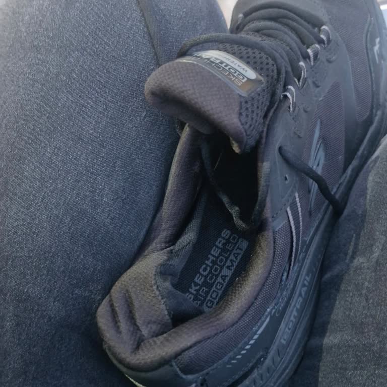 Skechers Waterproof Ayakkabıda Topuk Astarı Çıkması Garanti Reddi