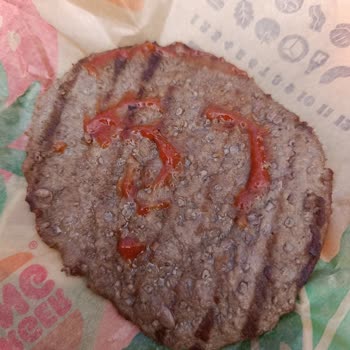 Burger King Şubesinde Çiğ Hamburger Sunumu Sağlık Tehlikesi