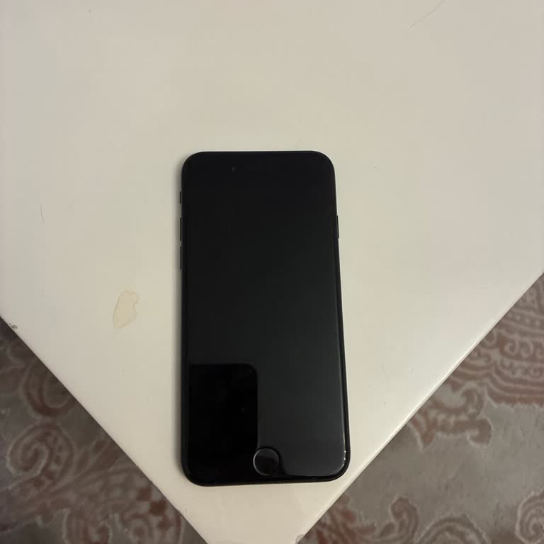 Garanti Kapsamında Satın Alınan İPhone SE Cihazının Sürekli Kapanma Sorunu Ve Değişim Talebi