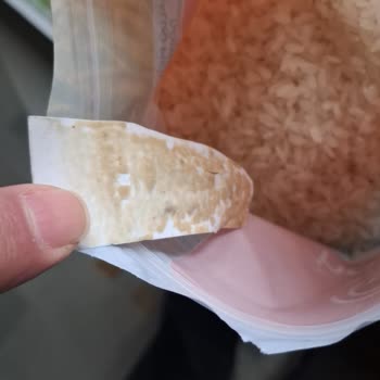 Hasata Pirinç Paketi İçindeki Kirli Kağıt İçin Açıklama Ve Önlem İsteği