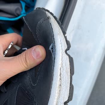 Nike Air Max Ayakkabısında Sağ Tekte Vurucu Sorun Ve Mağaza Garanti Şartını Reddetti