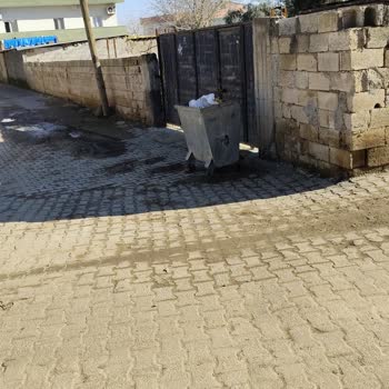 Anıt Köyünde Çöp Toplanmaması Sağlık Ve Çevreyi Ciddi Tehdit Altına Alıyor