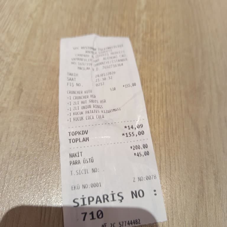 KFC Canpark Şubesinde K****’in Saygısız Tutumu Ve Yanıltıcı Ücret Teklifi