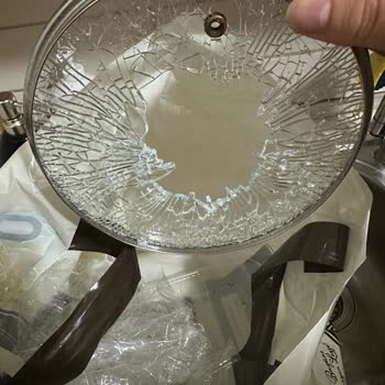 Karaca Züccaciye Tencere Kapağı Kendiliğinden Patladı!