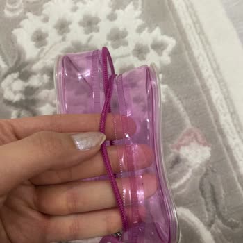 Kiko Makyaj Çantası Fermuarı İlk Gün Yırtıldı Ve Kullanılamaz Hale Geldi