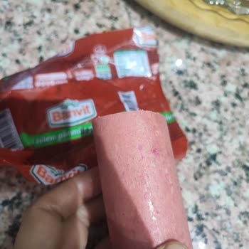 Banvit Piliç Sucukta Kırmızı Plastik Parça