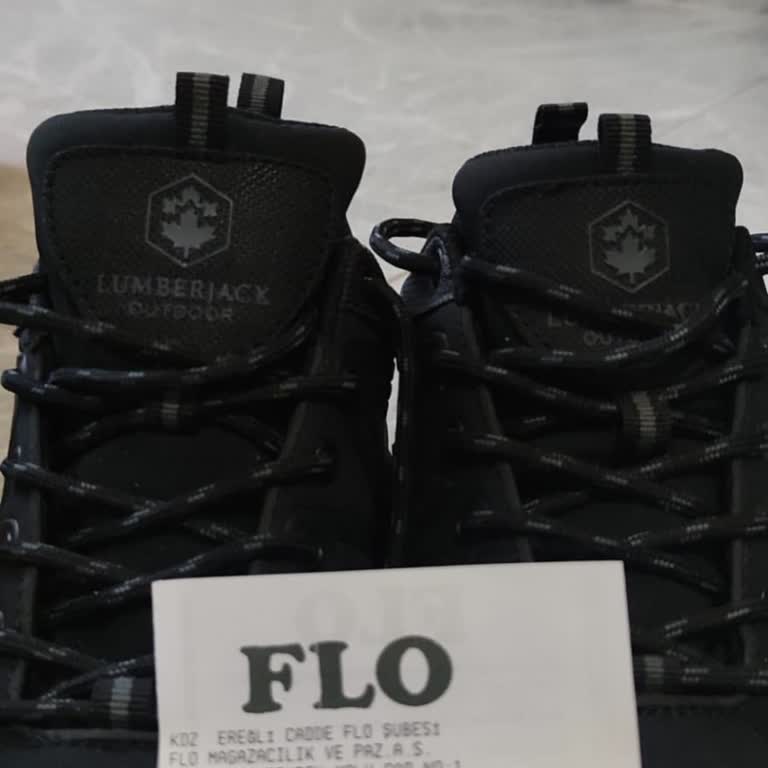 Lumberjack FLO Şubesinde Üretim Hatası Olan Ayakkabının Dili Farklı, İade Talebi Reddedildi!