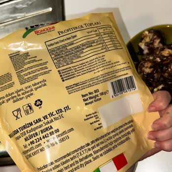 Pesotti Bayat Ve Kötü Kokulu Profiterol Topları, Tarih Bilgisi Yok!