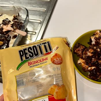 Pesotti Bayat Ve Kötü Kokulu Profiterol Topları, Tarih Bilgisi Yok!