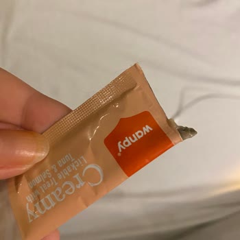 Wanpy Pet Food Ödül Mamasının İçinden Siyah, Plastik Benzeri Bir Yabancı Madde Çıktı