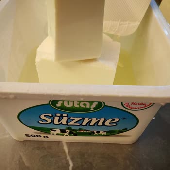 Sütaş Süzme Peynirin Sertliği Ve Kalitesizliği