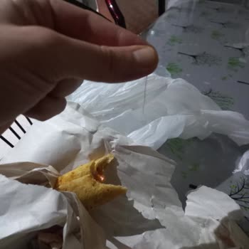 Yemekte Yabancı Madde Ve Küfürlü Telefon Yanıtı