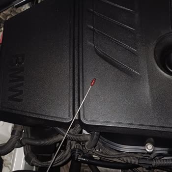 BMW F30 Yağ Çubuğu Plastik Ucu Kırıldı, Ücretsiz Değişim Talebi