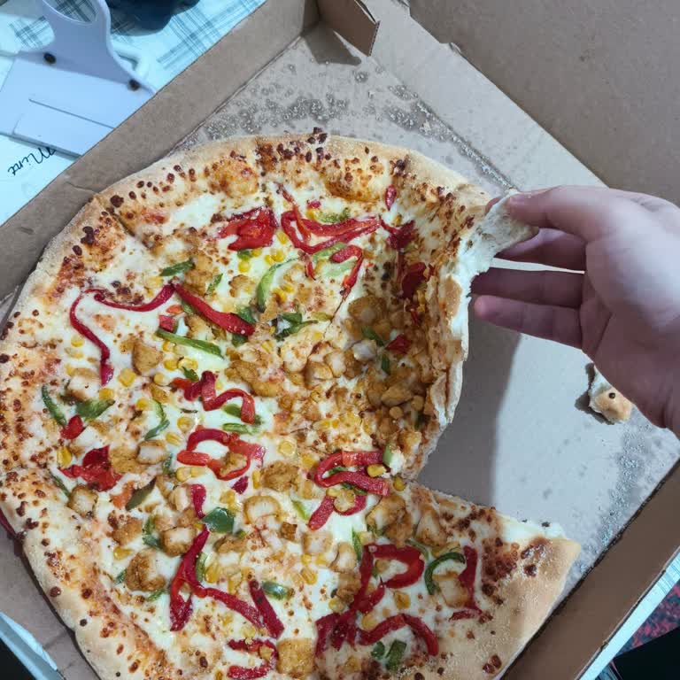 Barbekü Sos Ve Peynir Dolgulu Kenar Eksik Gelen Pizza İçin Tam İade Talebi