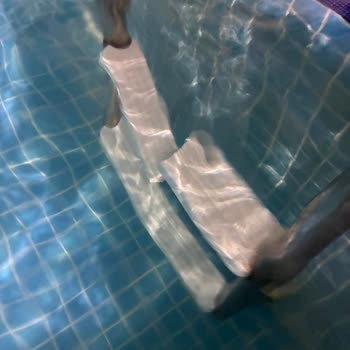 Aquapark Merdiveni Çatladı Ve Misafirler Ayaklarını Kesti Güvenlik İhmal Edildi