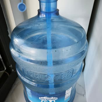 Kütahya'da Türkmen Su Damacanasında Yeşil Yosun Görüldü Sağlık Riski