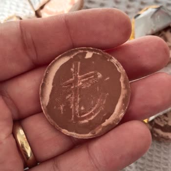 Çocuklara Yönelik Para Çikolatasının Renk Değişimi Ve Kötü Koku Sorunu