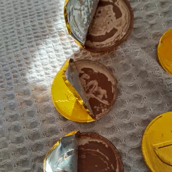 Çocuklara Yönelik Para Çikolatasının Renk Değişimi Ve Kötü Koku Sorunu