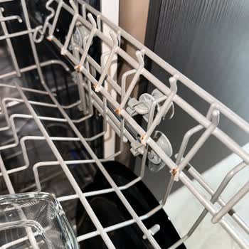 Bulaşık Makinesindeki Sepetler Paslandı Ve Sağlığımızı Tehdit Ediyor