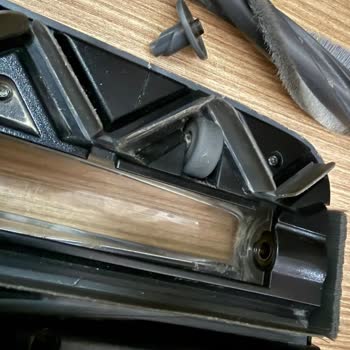 Philips Aqua Trio 9000 Fırça Parçasının Kendi Kendine Kırılması