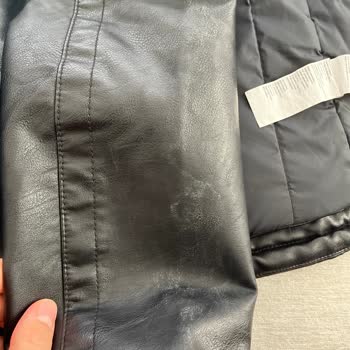 Garanti Olmasına Rağmen Deri Montum Renk Açtı Ve Mağaza Tüketici Hatası Diyor