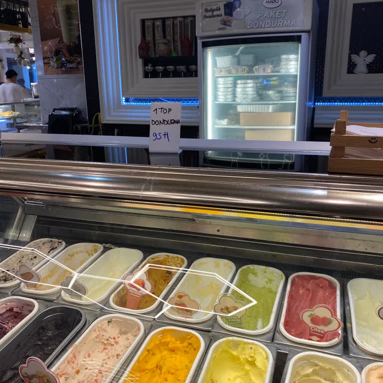 Mado Gebze Center Şubesinde Vitrin Ve Kasadaki Fiyat Uyuşmazlığı Nedeniyle 160 TL Fazla Alındı