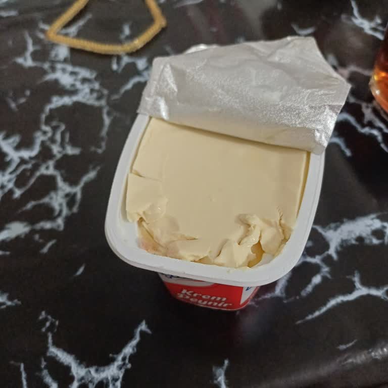 İçim Krem Peynirde Son Kullanma Tarihi Geçmemiş Olmasına Rağmen Bozulma Ve Sağlık Endişesi