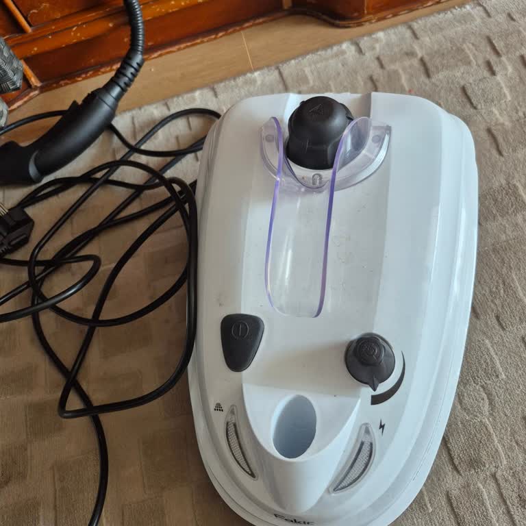 Fakir Max Steam Temizlik Makinesinde Su Sızıntısı, Kırık Fırça ve Pas Kokusu Nedeniyle İade Talebi