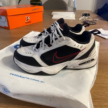 Nike Air Monarch Ayakkabısında Gıcırtı Sorunu Ve Değişim Talebi