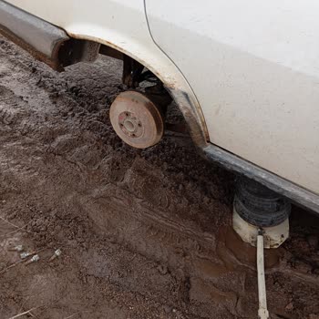 Nevşehir İl Özel İdaresi Yoldaki Çukur Araçlara Zarar Veriyor