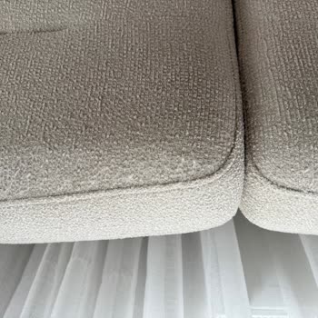 Kırılan Sandalye Ve Tiftiklenme Sorunlu Koltuk Takımına Müdahale Talebi