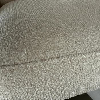 Kırılan Sandalye Ve Tiftiklenme Sorunlu Koltuk Takımına Müdahale Talebi