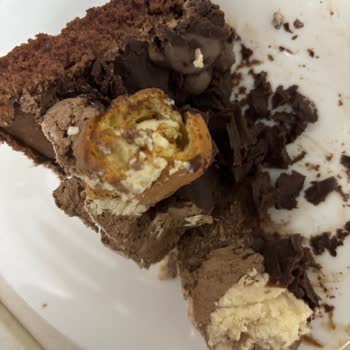 Mado’da Bayat Doğum Günü Pastası Satışı Ve Cevapsız Şikayet