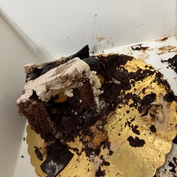 Mado’da Bayat Doğum Günü Pastası Satışı Ve Cevapsız Şikayet