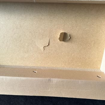 Hasarlı Koltuk Teslimi Ve İade Taşıma Ücretinin Jysk Tarafından Karşılanması Talep Ediliyor