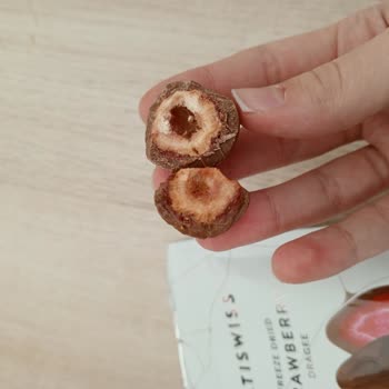 Bozulmuş Çilek Drajesi Ve Hijyen Endişesi