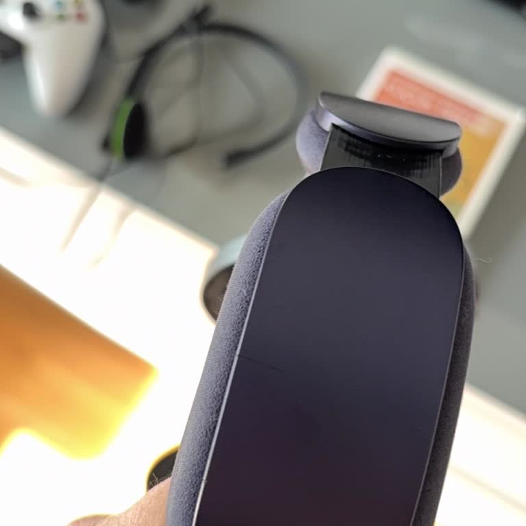 Dyson Ontrac Kulaklıkta Üst Bant Çatlaması Ve Sağ Kulakta Cızırtı