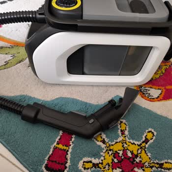 Kärcher SE3 Compact Halı Yıkama Makinesinde Su Püskürtme Arızası Ve Ürün Değişimi Talebi