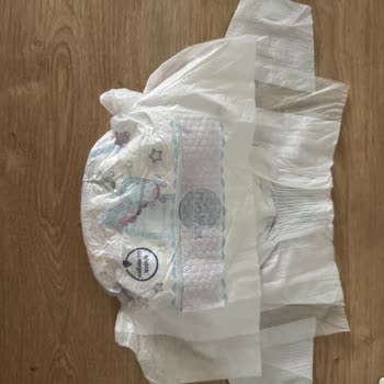 Molfix Bebek Bezlerinde Yan Bantların Yapışmaması Sorunu Tekrar Yaşandı