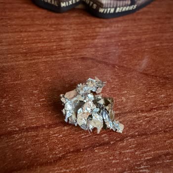 Tadım Çiğ Karışık Paketi İçinde Alüminyum Folyo Benzeri Yabancı Cisim Ve Gıda Güvenliği Endişesi