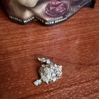 Tadım Çiğ Karışık Paketi İçinde Alüminyum Folyo Benzeri Yabancı Cisim Ve Gıda Güvenliği Endişesi