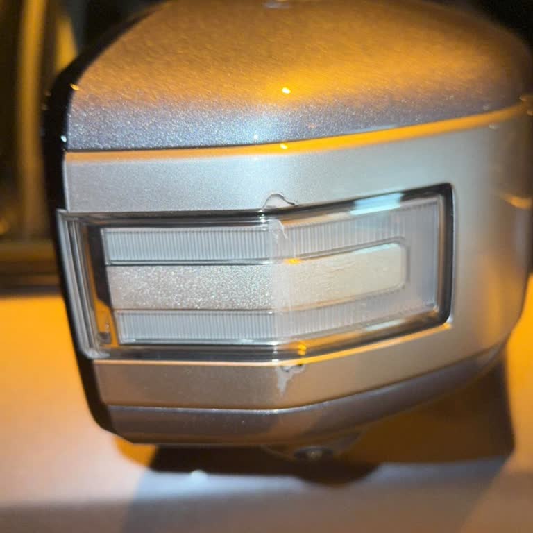 Dolmuş Şoförünün Tehlikeli Şerit Değişikliğiyle Çarpması Ve Kaçışı