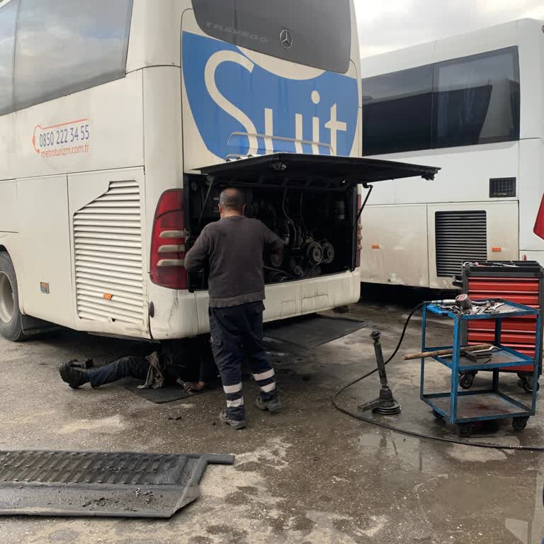 Metro Turizm Otobüsünde Saatlerce Bekletilme Ve Alternatif Sunulmaması