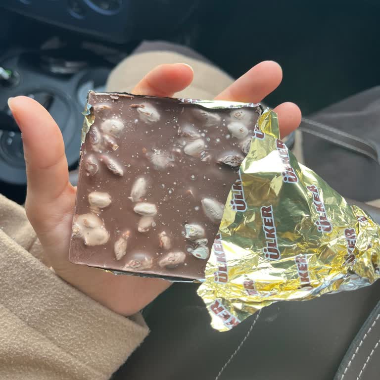 Renk Değişikliği Olan Ülker Çikolataların Geri Çağrılması Ve İncelenmesi Talebi