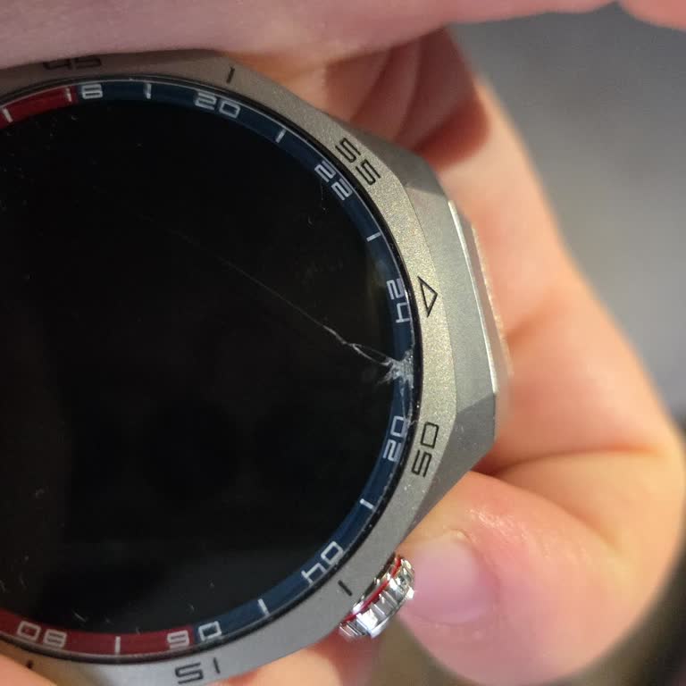 Yeni Alınan Huawei GT 5 Pro Saati Ekranı Kırık Çıktı Garanti Talebi