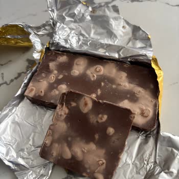 Bozuk Eti Çikolatası Ve Cevapsız Müşteri Desteği